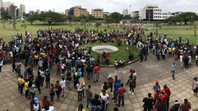 #ZolileKhumalo: Students come out in numbers to protest outside court