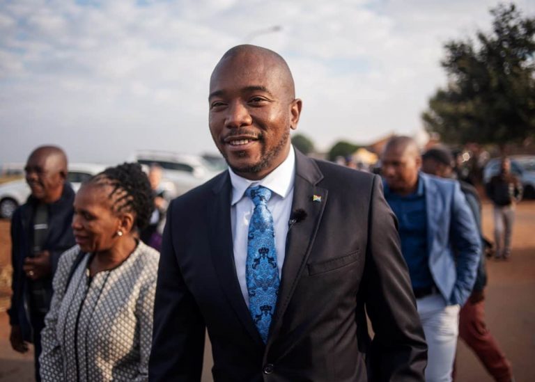 Maimane and One South Africa Movement members delivers memorandum to Minister Angie Motshekga