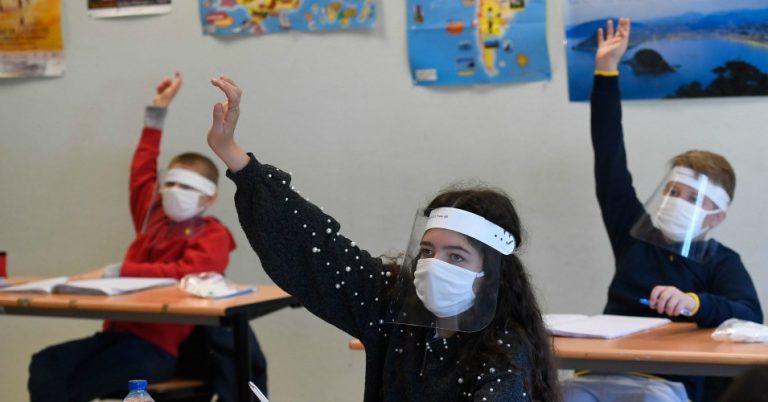 Teachers Union Warns Safely Reopening US Schools During ‘Triple Crisis’ Could Cost $116.5 Billion