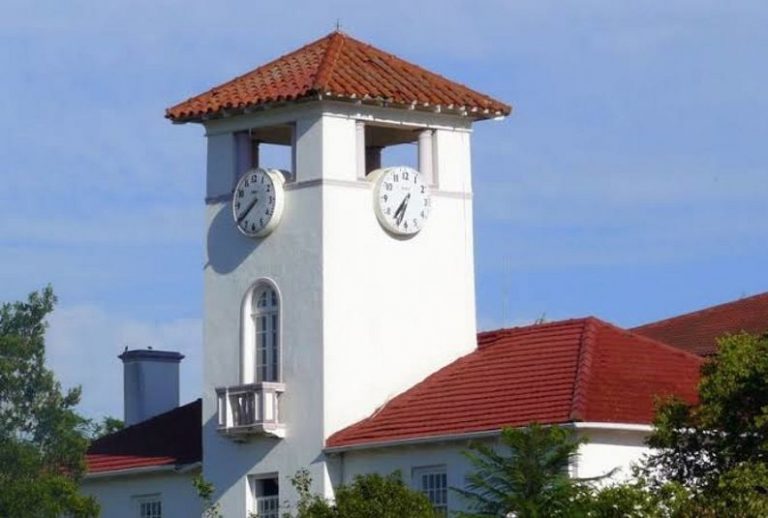 Fort Hare needs a young vice chancellor to restore integrity, says convocation president Pezisa