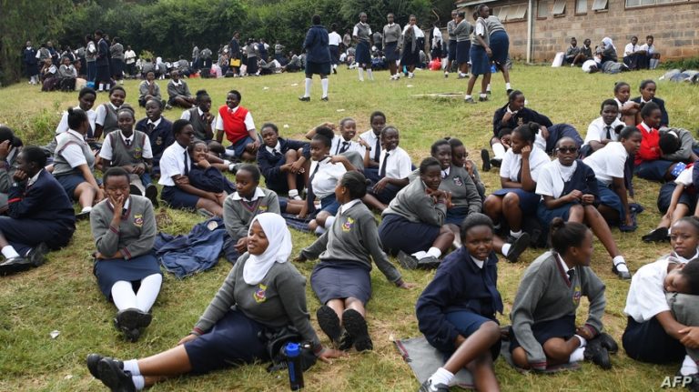 Kenyan Private School Opens for Teen Mothers, Babies