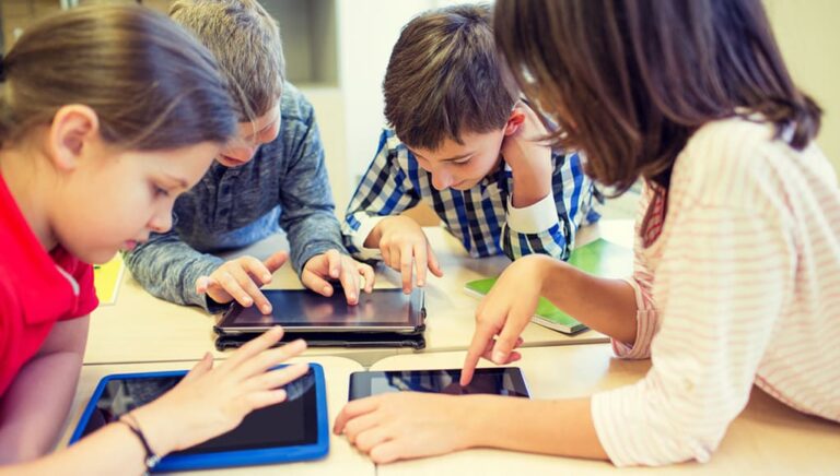 Classroom Management: Using technology in school education