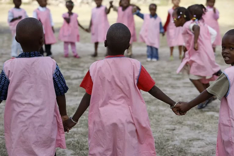 <strong>Only 1 in 3 girls makes it to secondary school in Senegal: here’s why and how to fix it</strong>