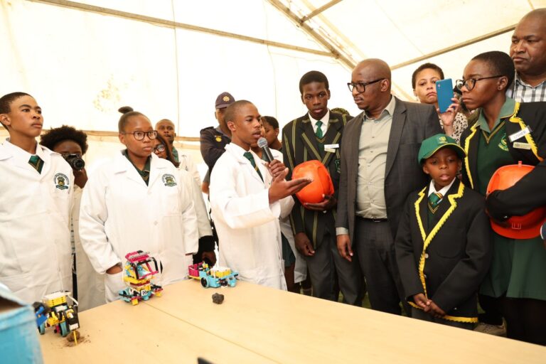 Chiloane launches Phahama School of Specialisation focusing on Mining