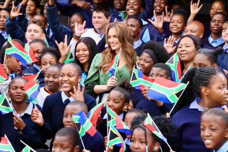 Miss SA and Gauteng education champion sign language in schools