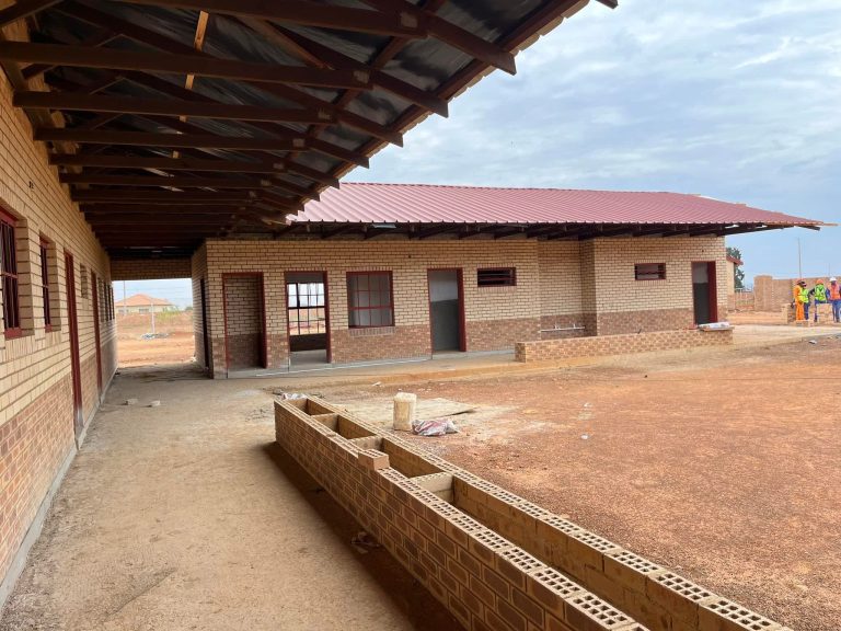 Hundreds of classrooms refurbished and built in Gauteng