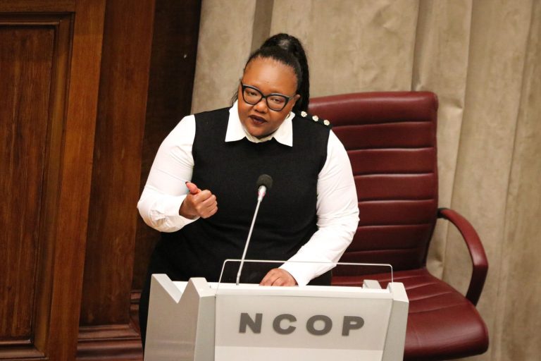 Early-reading survey launched as Gwarube warns many pupils miss benchmarks