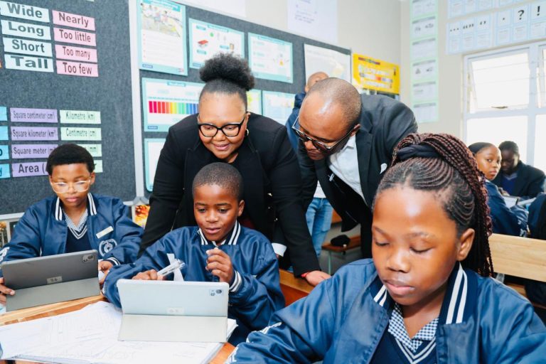 Gwarube and Malatsi hand over smart tablets to Cape Town learners