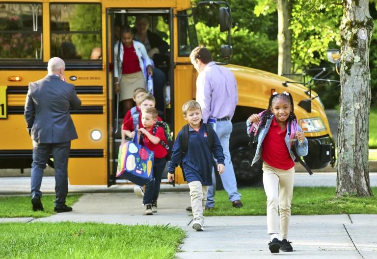 How to get kids back on a sleep schedule for the school year