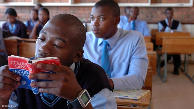 Government and party leaders rally behind Class of 2025 matriculants