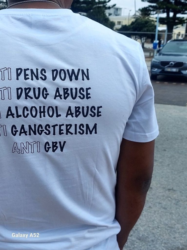 Pens down parties: Educators call for government to raise alcohol purchasing age