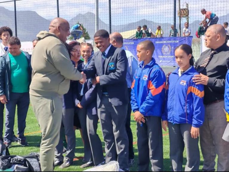WATCH: McKenzie unveils new sports facility at Heidedal Primary School